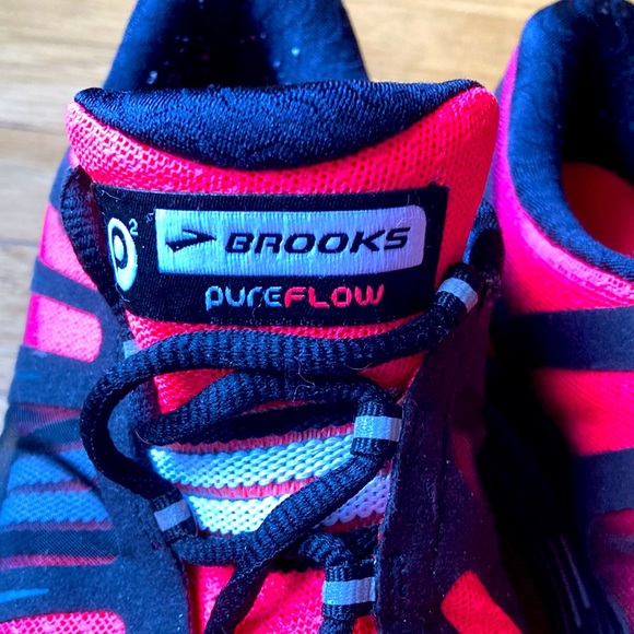 Brooks Pureflow P2 Women’s 10 running sneakers bright coral/pink, black & silver - Picture 5 of 13